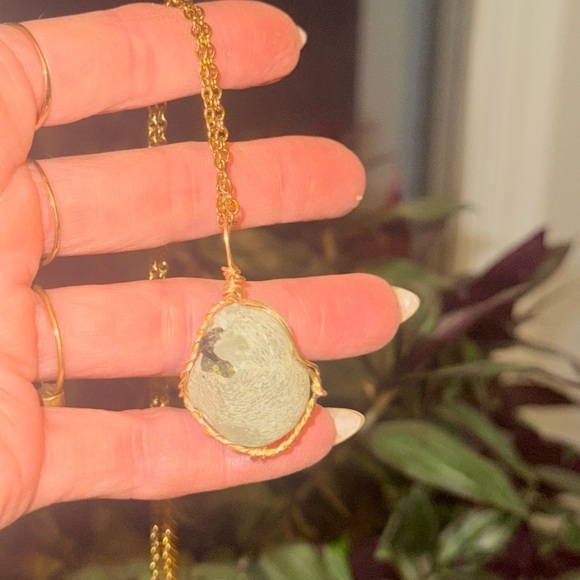 Jewelry - Tumbled Phrehnite crystal necklace